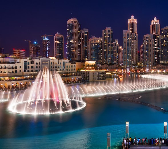 Dubai Fountain show at night