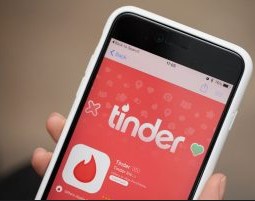 Tinder web page on Iphone 